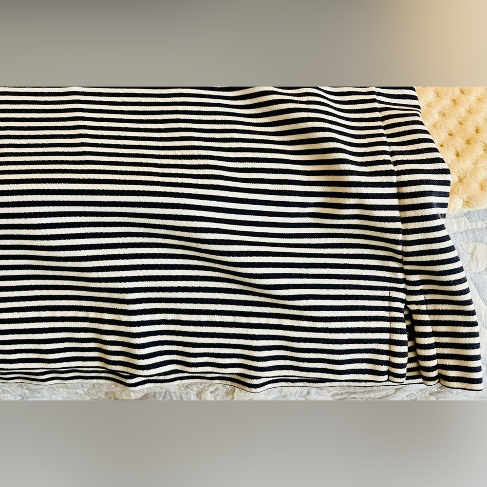 Men’s “Cutter & Buck” Navy Blue & White Striped Polo Shirt - Picture 7 of 8